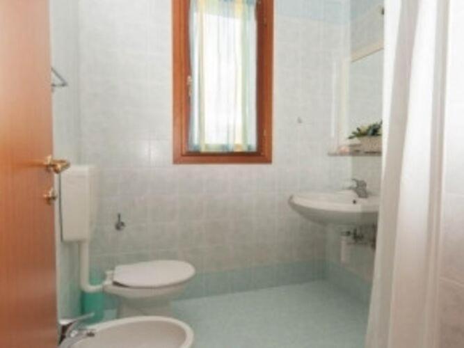 Terraced House In The Ca' Del Pino Holiday Complex With Communal Pool In Bibione Exterior photo